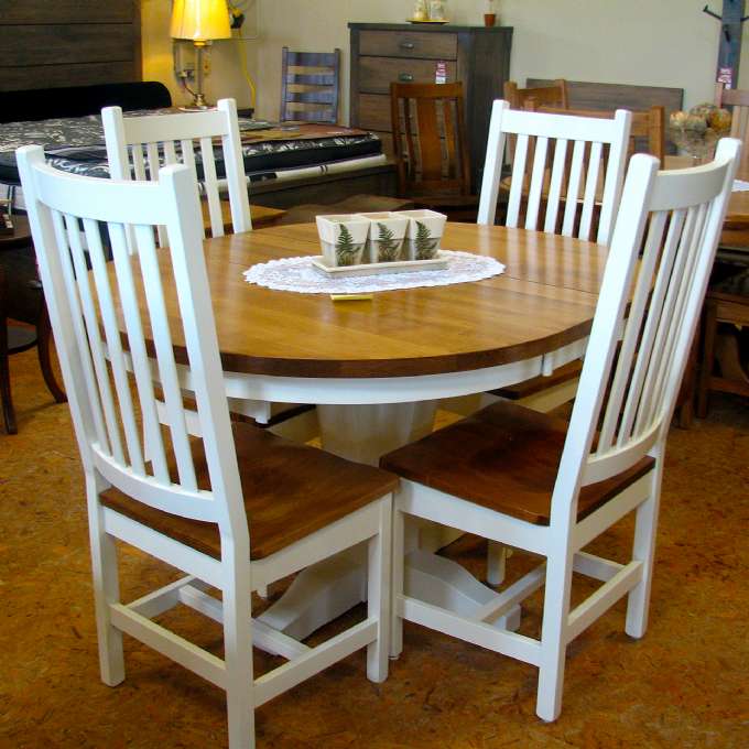 Classic Maple Cambridge Round Table